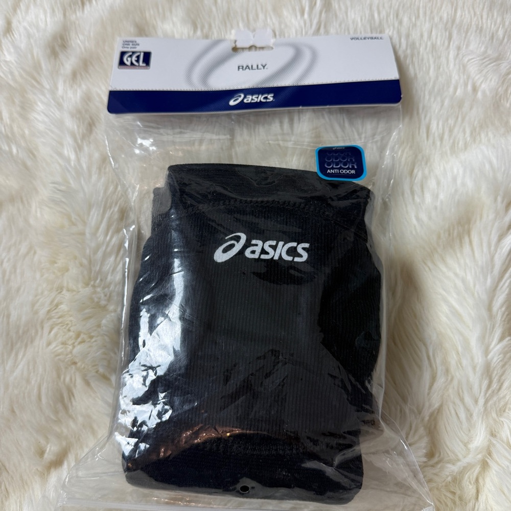 ASICS gel knee caps kids